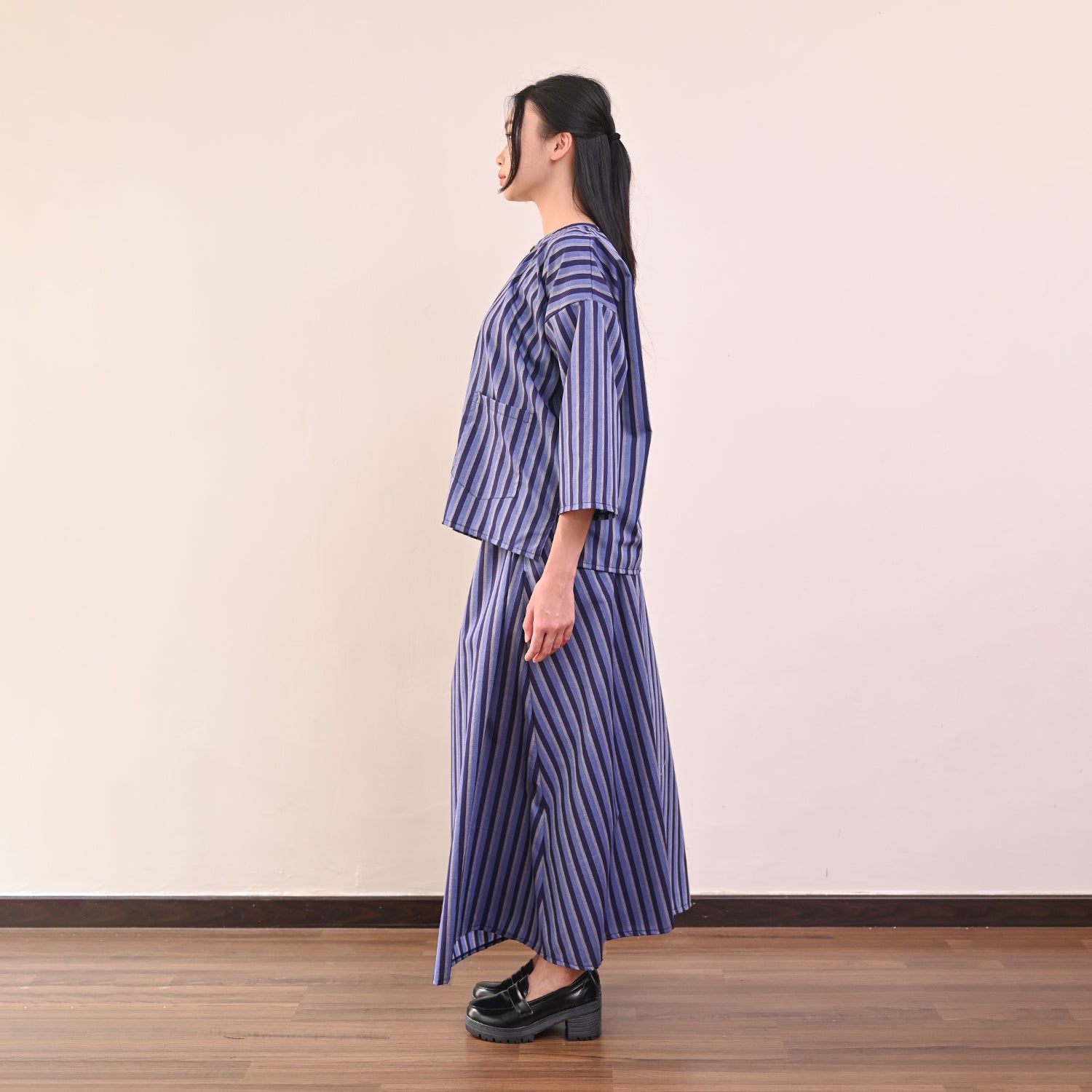 Garis Kurung - Blue